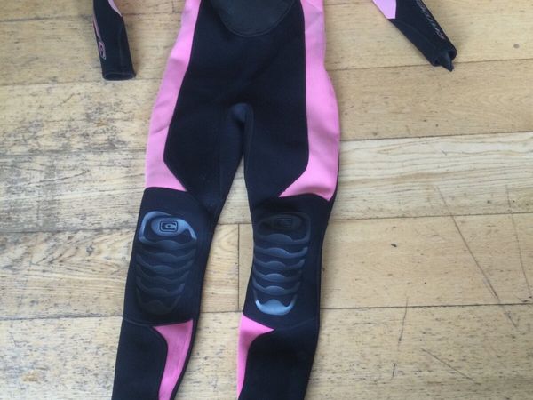 Age 11-12 Cskin wetsuit