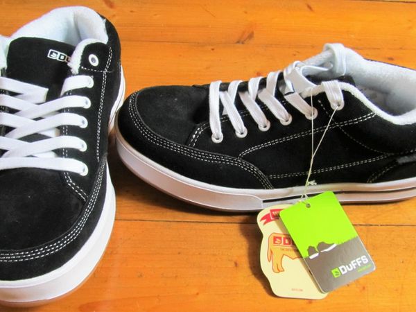 NEW... Duffs Strombolie Black  Boxed Unused Size 8