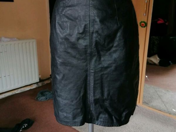 Beautiful new designer leather skirt