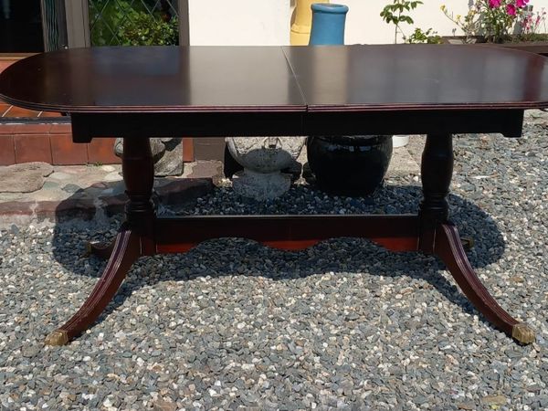 Free extendable mahogany dining table