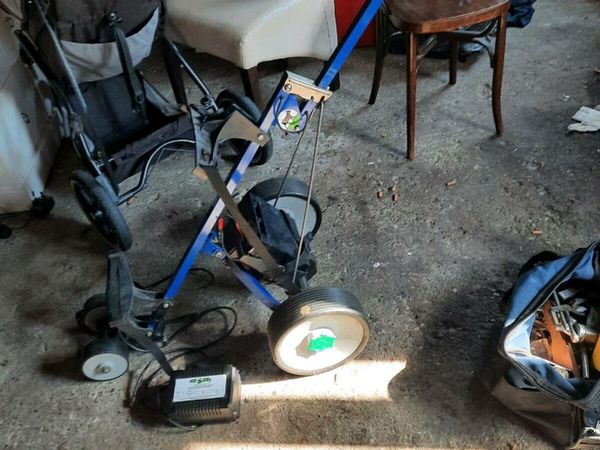 Golf trolley with battery and charger