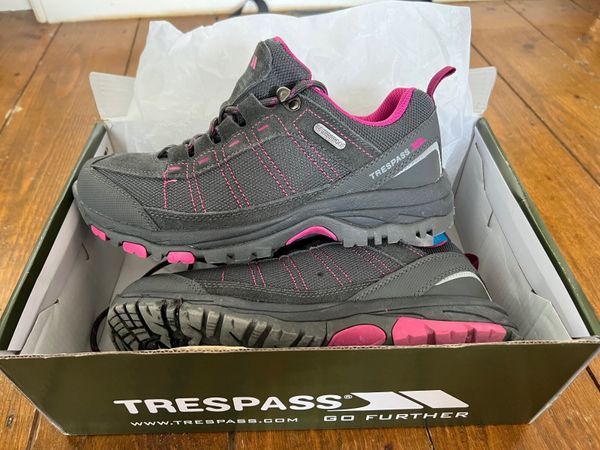 New TRESPASS women Walking shoes UK5-6