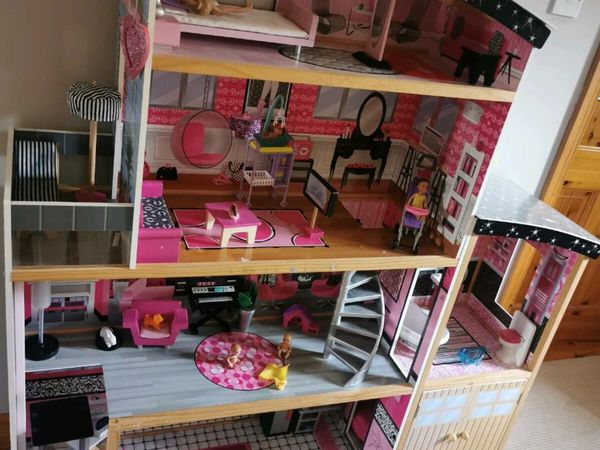 Barbie house & car