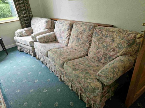 Sofa and 2 armchairs