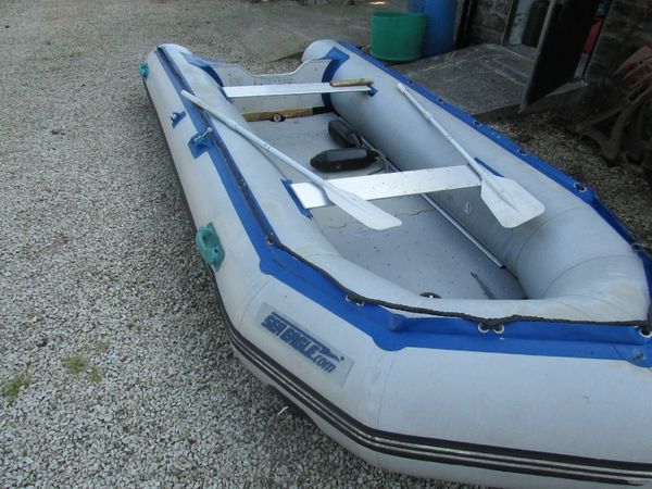 Inflatable raft boat