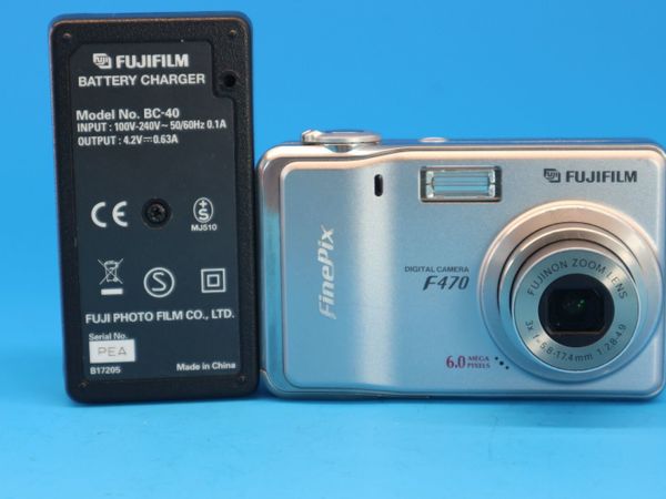 FUJIFILM FINEPIX F470 digital camera