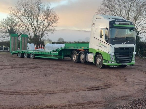 Low loader for hire