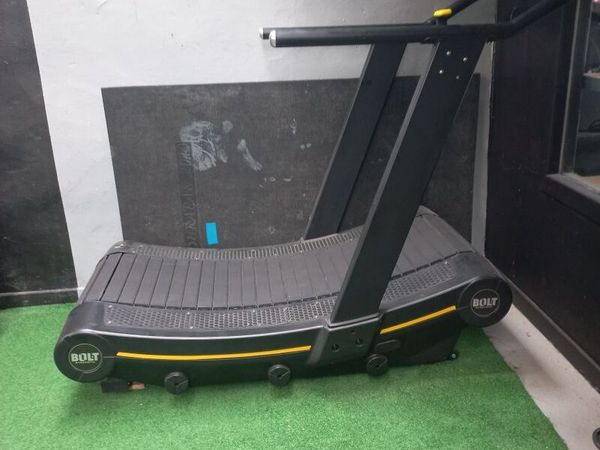 Curved treadmill