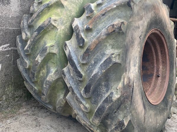 Wheels to suit dung spreader or slurry tank