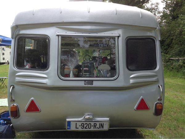 Lovely Vintage 60’s caravan