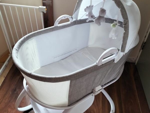 Baby bassinet/Crib