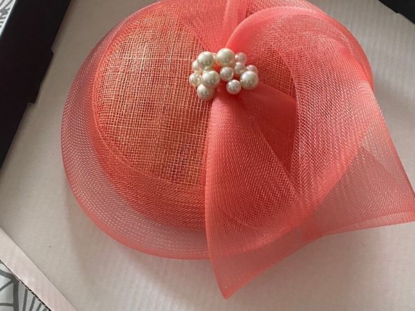 Pink fascinator / hat for wedding or races