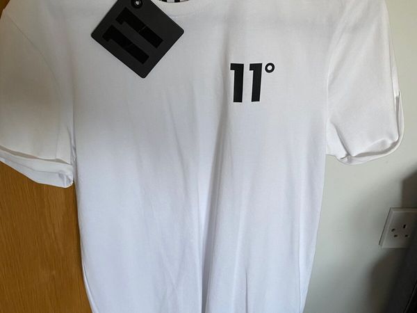 11 ‘ Degrees white designer tee shirt