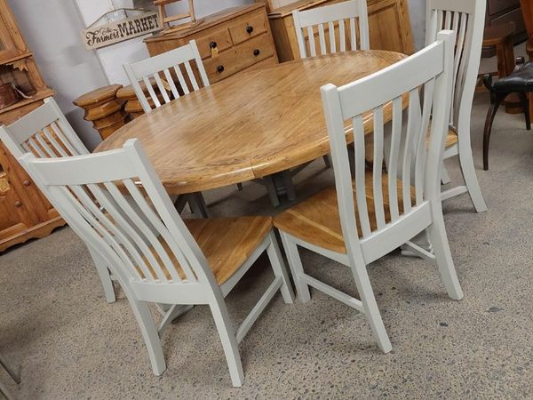 Solid oak table, 6 chairs, grey