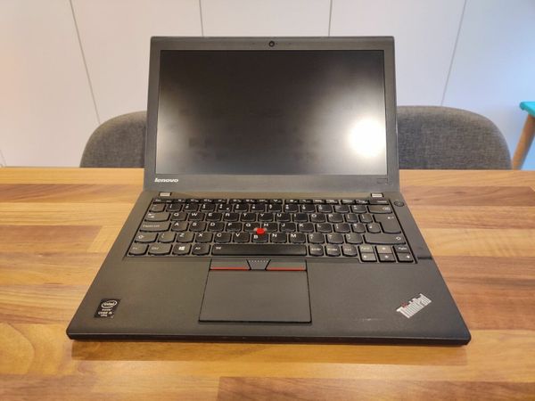 Lenovo ThinkPad X250 - Intel i5 / 8GB/ SSD
