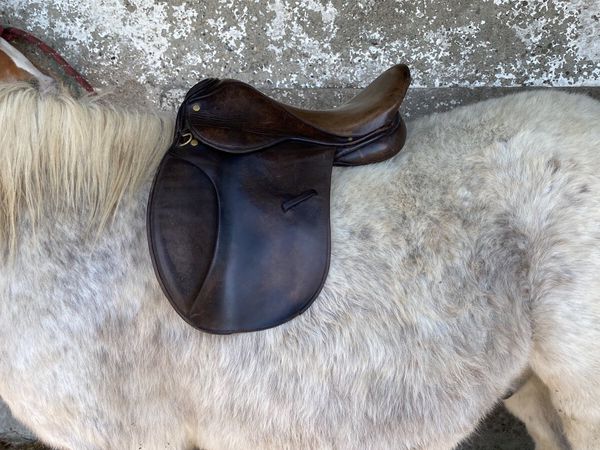 15” M&J English Leather saddle
