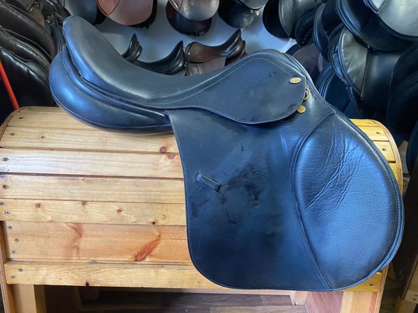Chamberlain 18” black Leather saddle