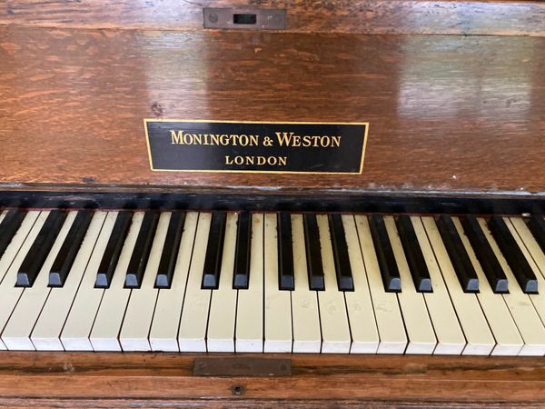 Monington & Weston Piano