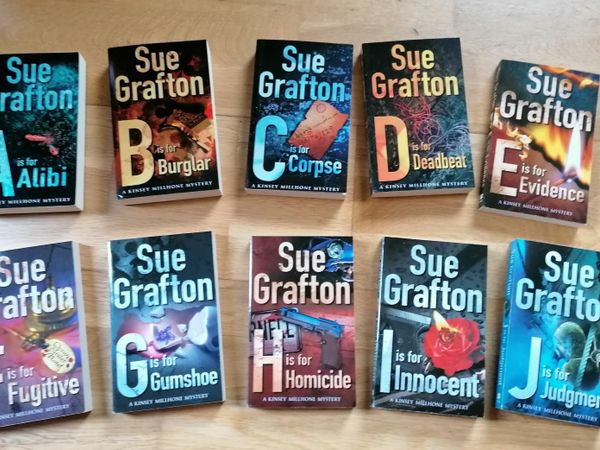 Books: Susan Grafton - Kinsey Millhone Mysteries