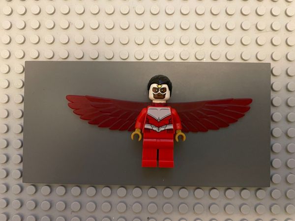 lego super heroes sh099 Falcon - Red minifigure
