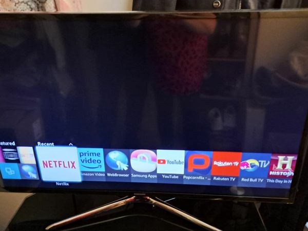 Samsung 40 Inch smart LED  full HD TV and stand.