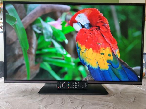 43" Panasonic 4K UHD Smart TV. Wifi