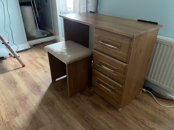 Brand new Dressing table with stool