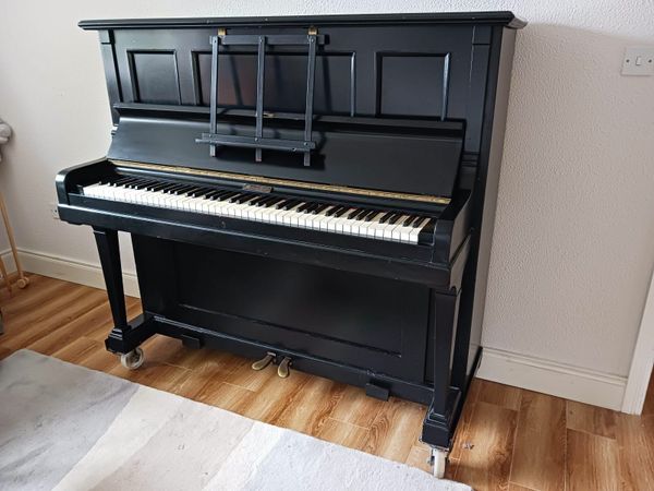 Bluthner Upright Piano