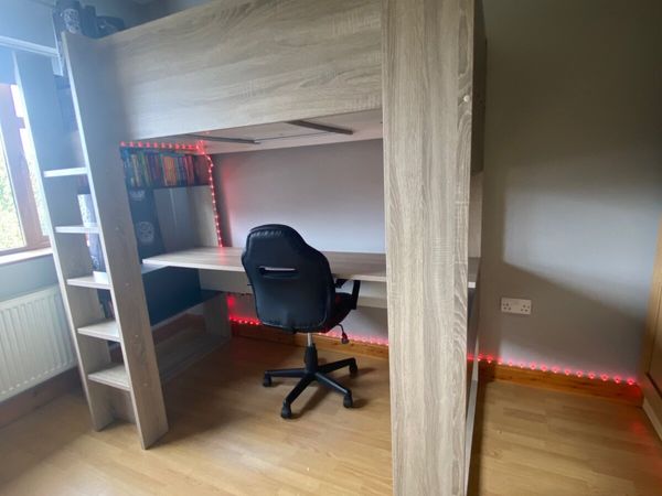 Bunk bed with fulldesk