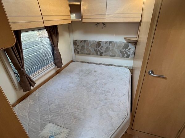 Bailey Olympus 464 Caravan (2010) Fixed Bed