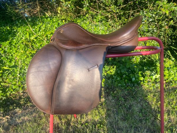 17” GFS brown leather saddle