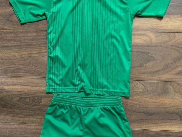 Kids Green Sports / Football Kit: 4-6yrs