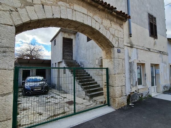 House for renovation in Benkovac (Croatia)