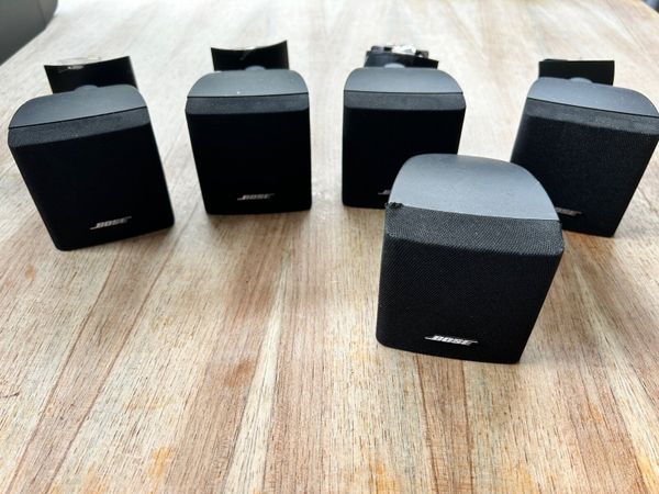 Bose surround sound speakers x5