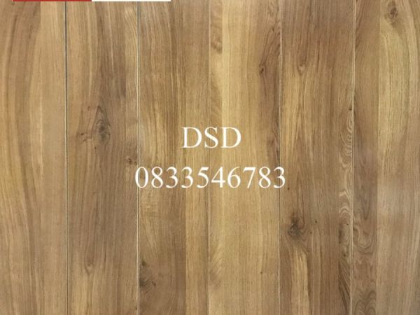 8mm Oak Gloss Flooring - Nationwide Delivery