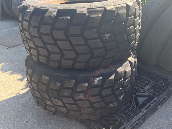 2 Tyres 18x19x5 22ply and other tyres