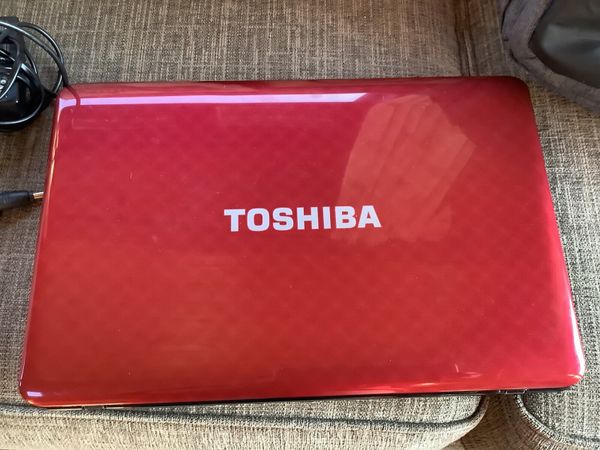 Toshiba Laptop plus a laptop bag