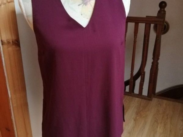 Ladies Newlook wine sleeveless top new with tags