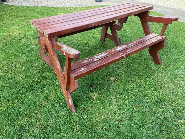 Pull out Garden Bench