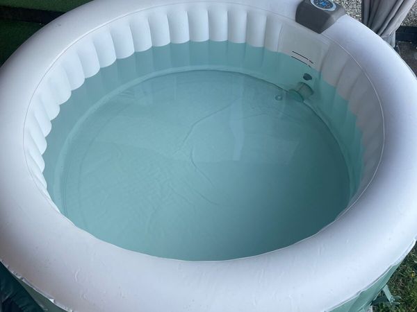 CleverSpa Hot Tub