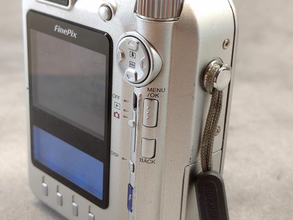 FujiFilm F610 6,3 megapixel  Digital camera