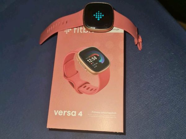 Fitbit versa 4 with receipt