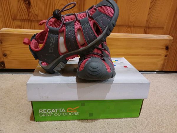 Brand new Girls Regatta Sandals size 30/uk 11BNWT