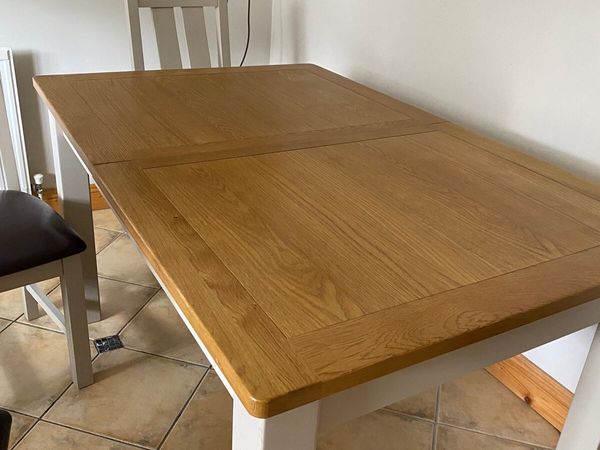 Kitchen Table - Extendable & 4 Chairs