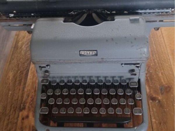 Royal vintage typewriter