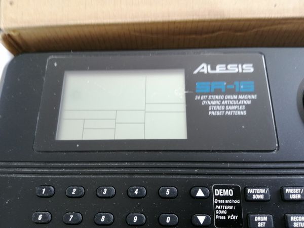 Alesis SR16 Drum Machine