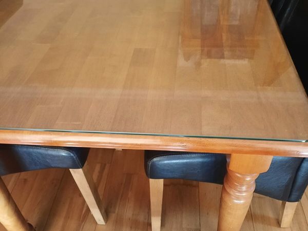 Glass Top Kitchen Table 4 Leather Chairs