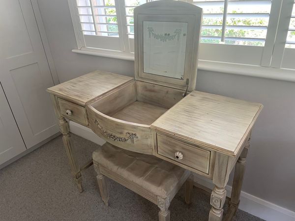 Mindy Browne dressing table & stool