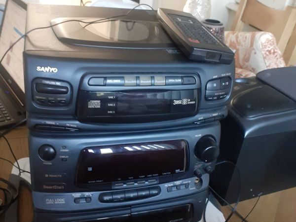 3 in 1 radio cd and tape recorder as new