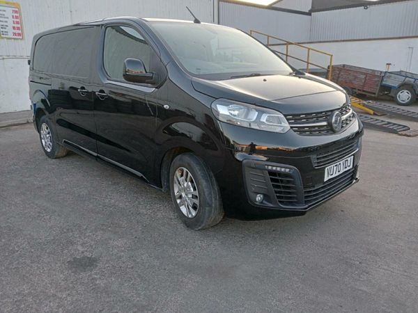 2020 vivaro Van,2.0 , side damage £11500+